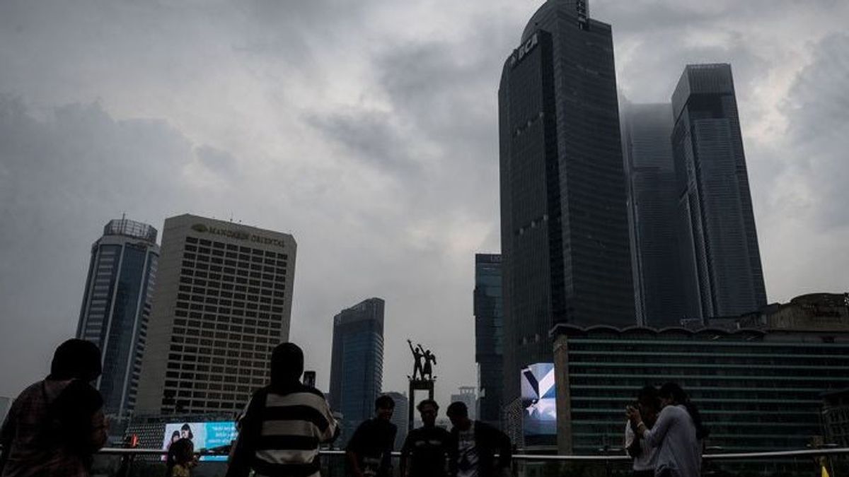 Le temps mardi 22 octobre, Jakarta, déchiré et nuits de pluie