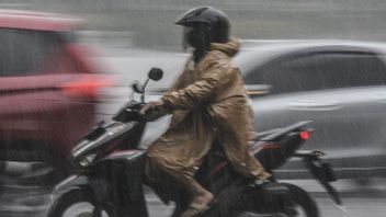 DKIジャカルタの住民は警戒しなければならない、土曜日の午後と夕方に雷と稲妻を伴う雨の可能性があります