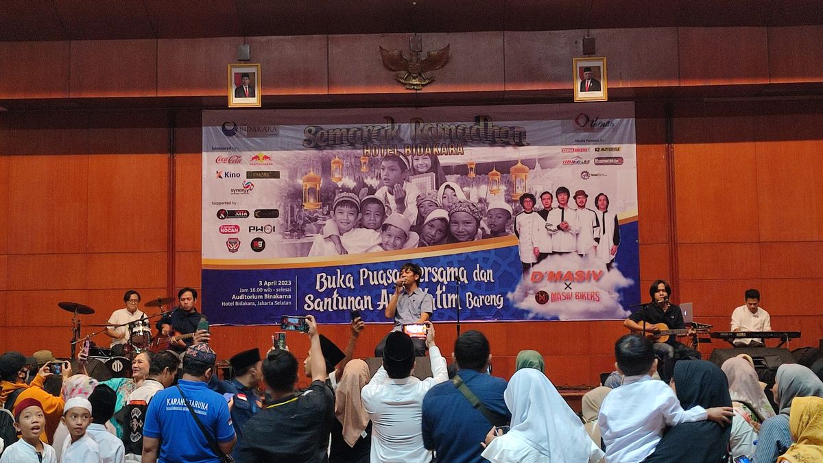 Attended By 300 Orphans, D'Masiv Successfully Enlivened The Ramadan Semarak Event