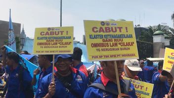加托特 · 努曼蒂约支持劳工全国罢工拒绝工作版权法案