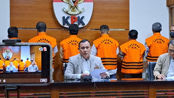 地铁警察 计划于10月24日对KPK Firli Bahuri主席进行重新审查