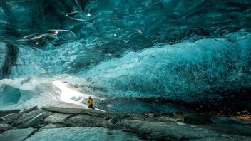 Seorang Wisatawan Tewas dan Dua Lainnya Hilang Akibat Gua Es Runtuh di Islandia