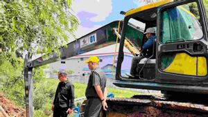 Jatiwangi Cikarang Barat Bridge Ambles 在Lebaran Return之前修复