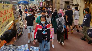 Hong Kong Lifts Rules For Using COVID-19 Masks Starting Tomorrow