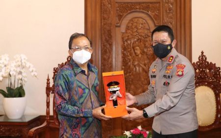 Gubernur Bali Terima Pin Emas dari Kapolri, Dinilai Terbaik Terapkan PPKM