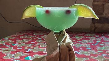 Enjoy Baby Yoda In Cocktail Form