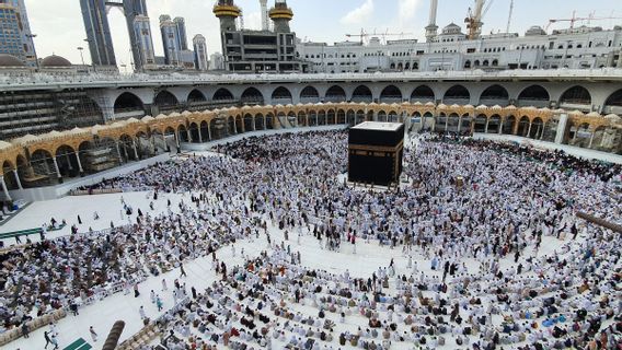 Couple From Pamekasan Delays Departure For Hajj Because Wife Is Five Weeks Pregnant