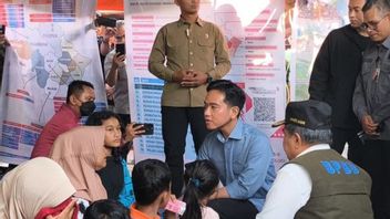 Gibran Tenangkan Korban Banjir Bandang di Agam dan Janjikan Percepatan Pemulihan