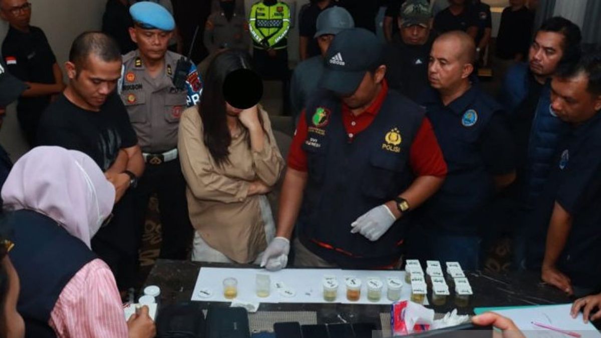 Allegedly The Nakoba Party, 6 Police Officers Were Secured In A Hotel Room In Banjarmasin