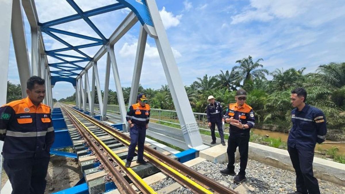 Jelang Nataru 2025, Bantalan Rel di Sejumlah Jembatan Kereta Api di Sumut Diganti KAI