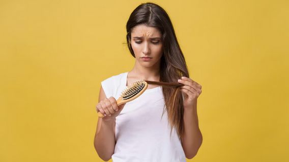 Les causes de la perte de cheveux lorsque vous perdez du poids, les experts conseillent de les prévenir