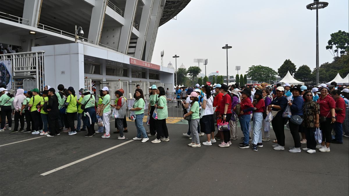 Ahead Of Pope Francis' Grand Mass, The National Police Sterilizes The GBK Area