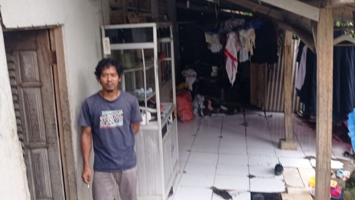 Lebak Banten Residents' House Ambles 60 Cm Impact Of Land Movement