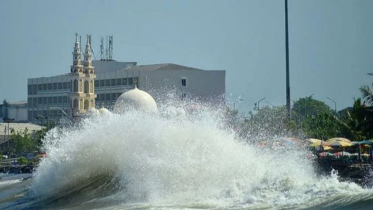 2 mètres de haut potentiel de vagues dans les eaux de Nias et Sibolga samedi-lundi soir