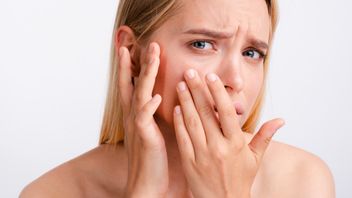 乾燥肌と脱水肌の違い:原因、特徴、対処方法