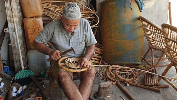 Perabotan Rotan Masih Eksis dan Diminati Warga Palembang