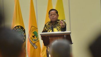 イドロス・マルハム: プラボウォ・プログラム・カバルの最前線でゴルカルを肯定する