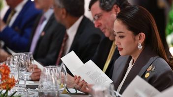 タイのパートンタルン首相が憲法裁判所を無効にし、副首相が臨時職員に就任