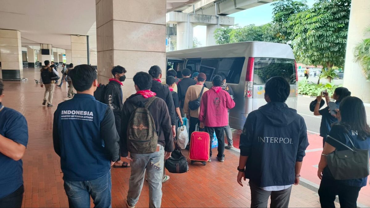 外交部从泰国缅甸边境遣返了26名印度尼西亚公民,涉及在线诈骗