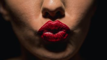 7 couleurs élégantes qui rendent votre visage brillant, convivial pour votre peau mature