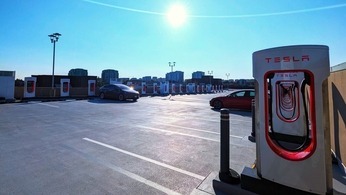 Hyundai, Kia, and Genesis to Adopt Tesla's Electric Vehicle Charging System