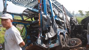 6 Orang Tewas Dalam Kecelakaan Maut di Tol Semarang - Solo