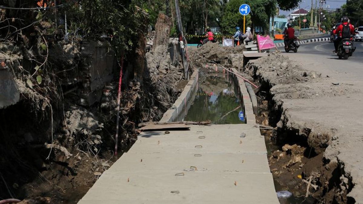 泗水市长将下令居民建造覆盖水道的建筑物，直到洪水发生
