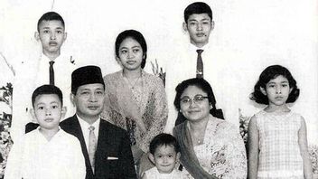 President Soeharto's Story When He Was Head Of The RT