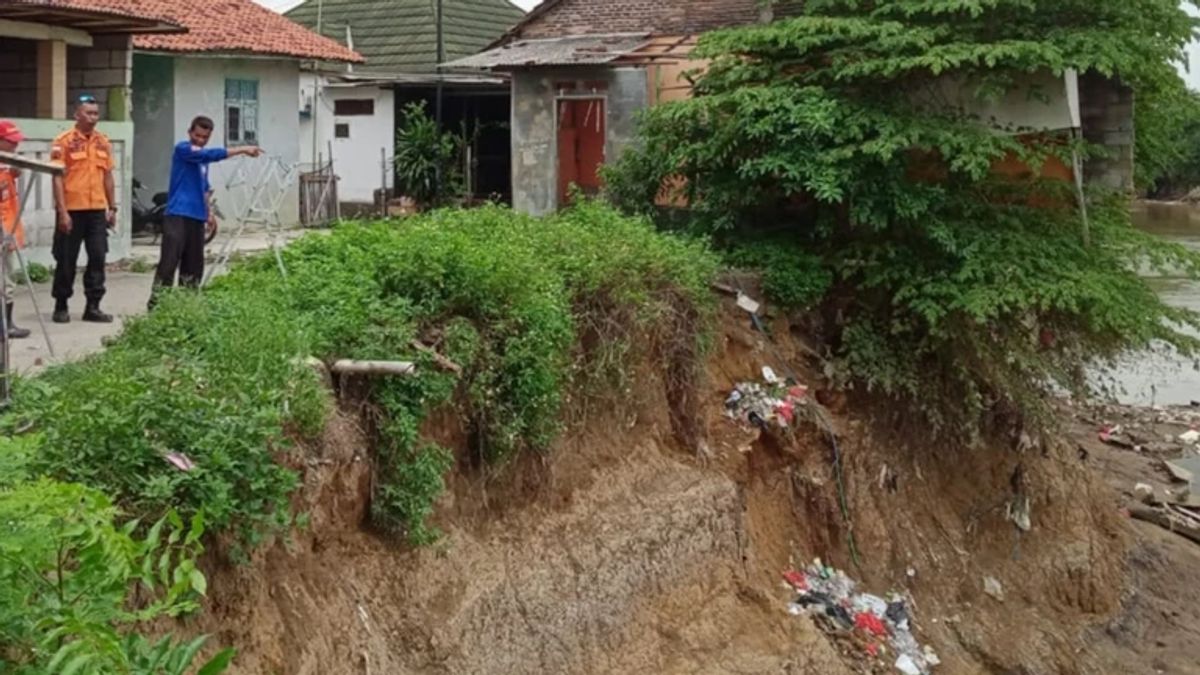 バンタランカリブカシの6軒の家屋が洪水で失われた