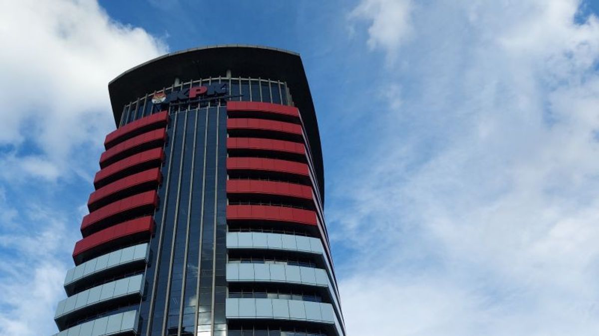 KPKは、中央ランプン・パーキム事務所の捜索の後、OKUリージェンシー政府プロジェクトの贈収賄疑惑の証拠を押収した