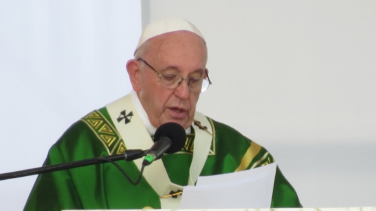 Condemns Body Shaming Among The Young Generation, Pope Francis: Every Boy And Woman Has An Advantage