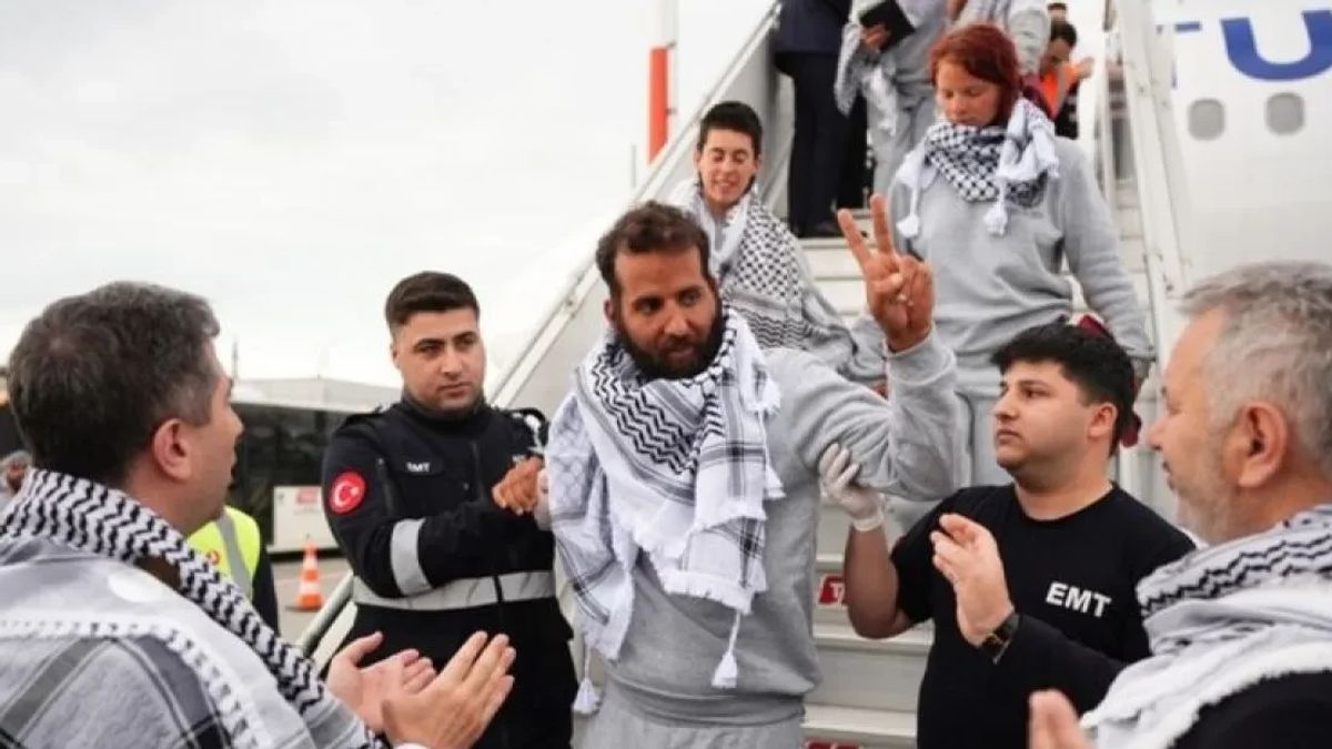 Leaving Israel, Gaza Flotilla Activist Kidnapped Arrives in Istanbul