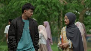Rey Mbayang dan Dinda Hauw Dipertemukan dalam Film “<i>Bidadari Surga</i>”