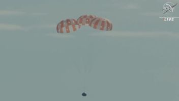 The Orion Spacecraft Successfully Landing To Earth After A 25-Day Mission