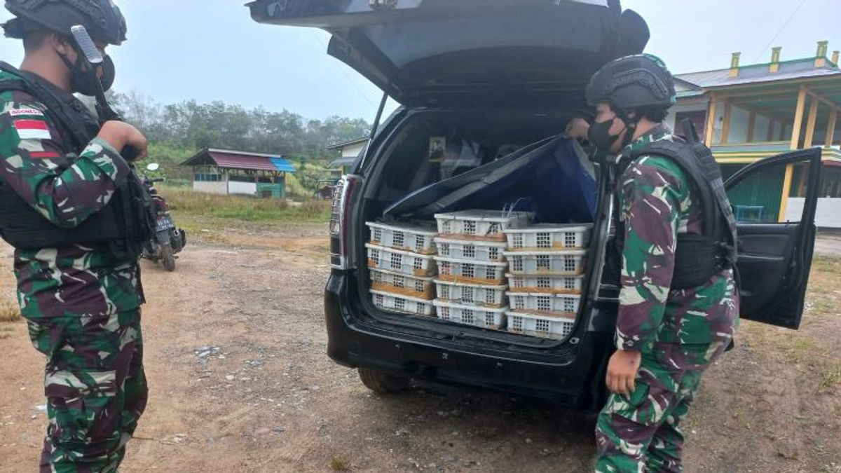 Satgas Pamtas Gagalkan Penyelundupan 350 Ekor Burung Kacer di Entikong