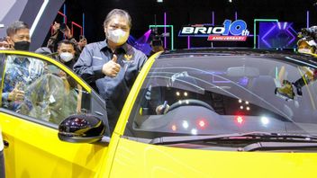 Coordinating Minister Airlangga Happy That Electric Cars Are Increasingly At GIIAS 2022