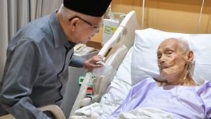 Kondisi Kesehatan Menurun, Wapres Ma'ruf Amin Jenguk Tokoh NU KH Ali Yafie