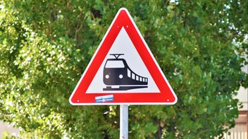 The Express Train Collisions With Passenger Trains In The Czech Republic, Dozens Of People Injured