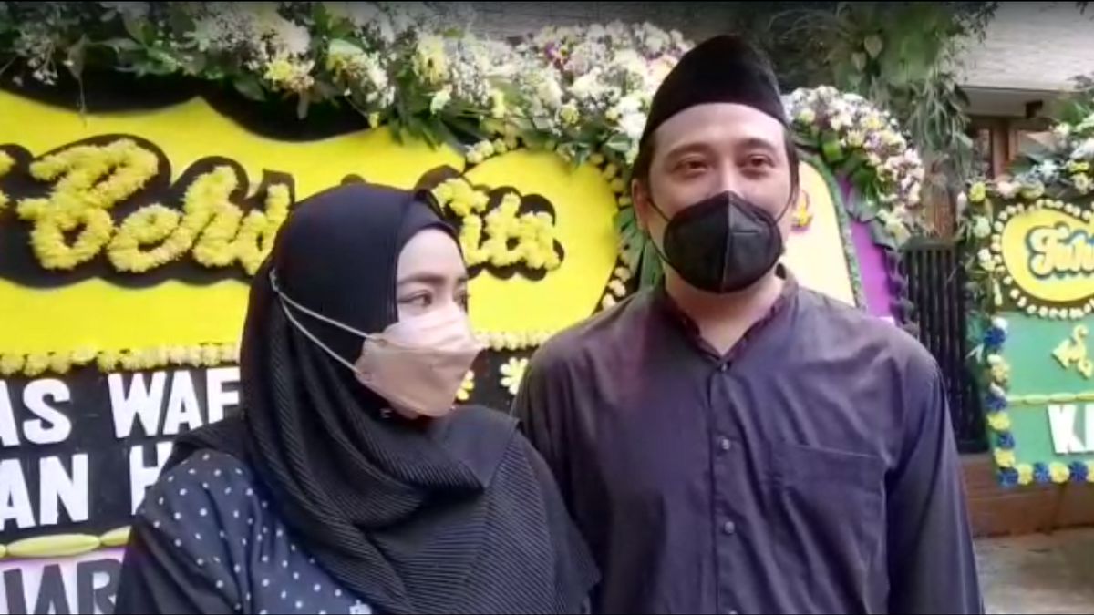 Cindy Fatikasari And Tengku Firmansyah Share The Last Moment With Hilman Hariwijaya
