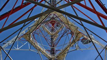 同社は最近、396の電気通信塔を買収した