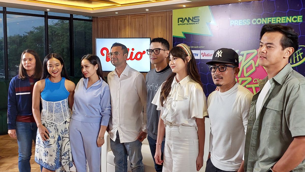 Meriahkan Perayaan Akhir Tahun, Raffi Ahmad Adu Luna Maya dan Yura Yunita Main Tenis