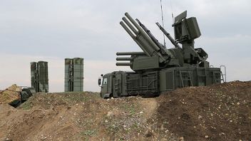 Israël Lance Une Attaque De Missiles Sur La Syrie, Presque Frappé La Base Aérienne Russe