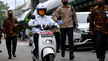 運輸大臣のブディ・カリヤは、インドネシアが電気モーターの輸出国になりたい