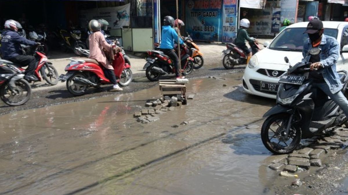 Ramai Dikeluhkan Warga, Pemprov Sulsel Segera Perbaiki Jalan Rusak Parah di Antang Makassar