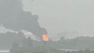 Tangki Kondensat PT PGE di Lhokseumawe Kebakaran, BPBD Terjunkan 2 Armada 6 Personel