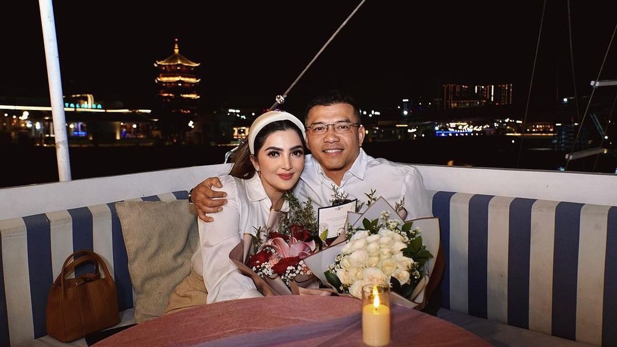 Kado Terindah Ulang Tahun ke-12 Pernikahan Anang Hermansyah dan Ashanty