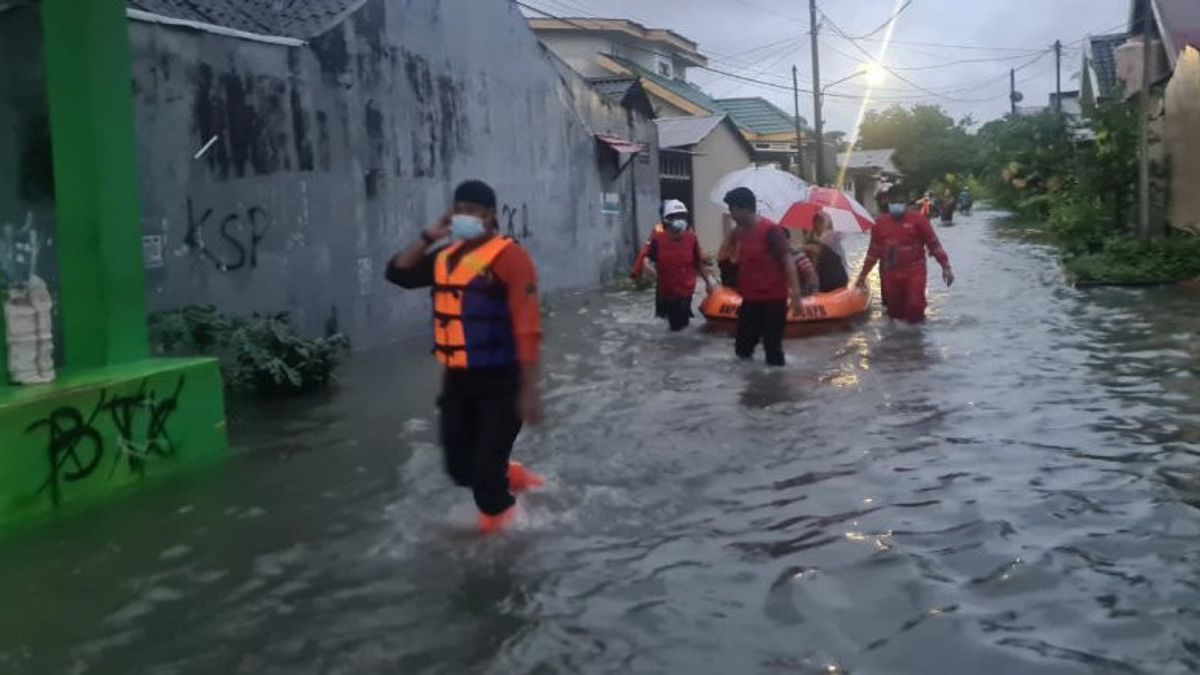 فيضانات ماكاسار ، هرب 80 من سكان أنتانج