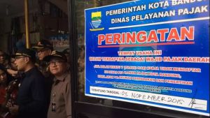 Ridwan Kamil Seals Padang Restaurants Don't Pay Taxes In Today's Memory, November 3, 2015