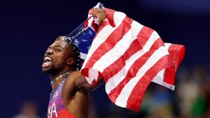 Noah Lyles Rebut Emas dalam Final 100 Meter Olimpiade, Hanya Unggul di Satu Meter Terakhir  