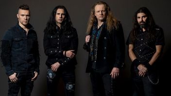 Firewind Kobarkan Video Musik Lagu <i>Devour</i>